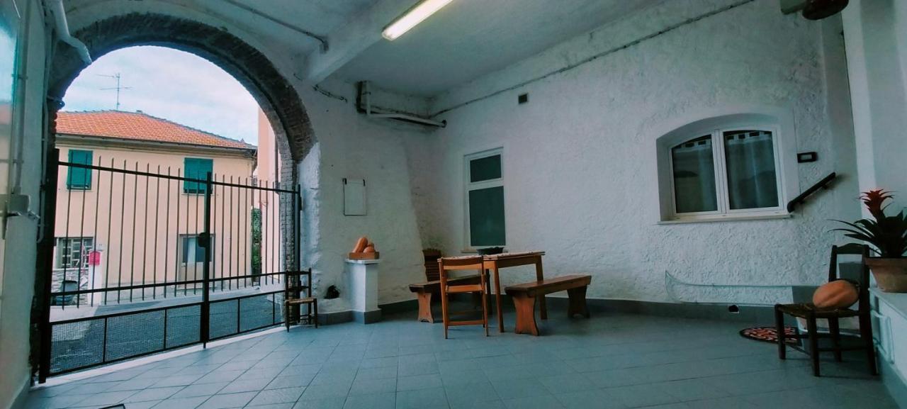 La loggia di Nà Vila Albenga Exterior foto