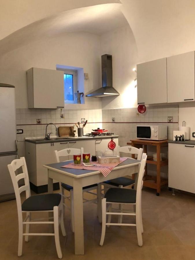 La loggia di Nà Vila Albenga Exterior foto