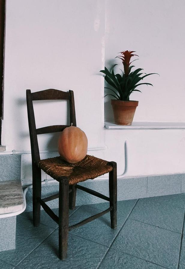 La loggia di Nà Vila Albenga Exterior foto